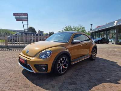 Volkswagen Maggiolino Maggiolino 2.0 tsi bm Sport 220cv dsg DUNE Oro usata Lesmo