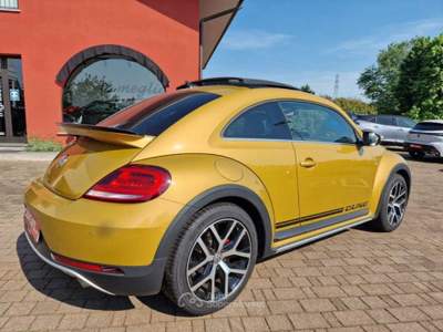 Volkswagen Maggiolino Maggiolino 2.0 tsi bm Sport 220cv dsg DUNE Oro usata Lesmo