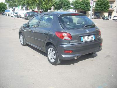 Peugeot 206 Peugeot 206 Plus 1.4 HDI 70CV Neopatentati Grigio usata Castellana Grotte