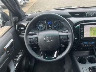 Toyota Hilux 2.8 D A/T 4WD 4 porte Double Cab Invincible Bronzo usata Castelnuovo Rangone