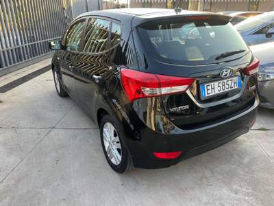 Hyundai ix20 1.4 90 CV Light Nero usata Giugliano in Campania