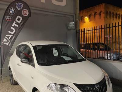 Lancia Ypsilon 1.0 FireFly 5 porte S&S Hybrid Oro Bianco usata Civitavecchia