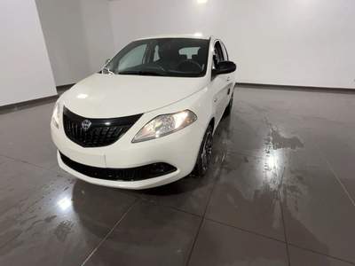 Lancia Ypsilon 1.0 FireFly 5 porte S&S Hybrid Oro Bianco usata Civitavecchia