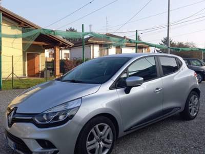 Renault Clio TCe 90 CV 5 porte Zen Argento usata Oleggio