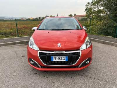 Peugeot 208 automatica Rosso usata Verona