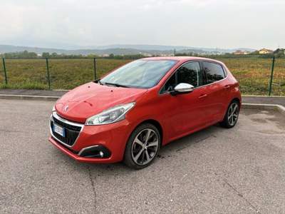 Peugeot 208 automatica Rosso usata Verona