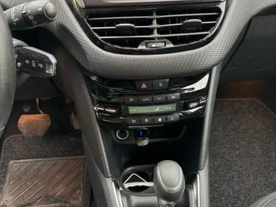 Peugeot 208 automatica Rosso usata Verona