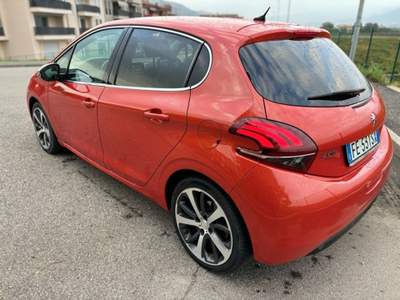 Peugeot 208 automatica Rosso usata Verona
