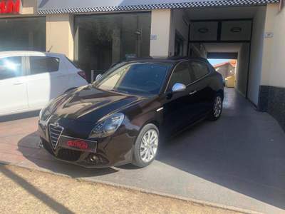 Alfa Romeo Giulietta 1.6 JTDm-2 105 CV Distinctive Nero usata Iglesias