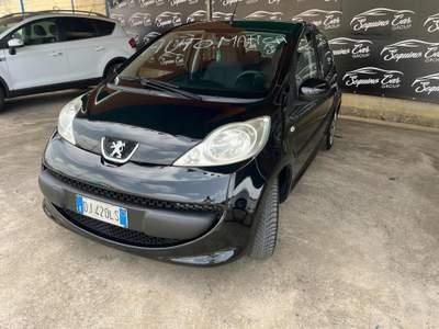 Peugeot 107 1.0 68CV 5p. Sweet Years 2Tronic Nero usata Giugliano in Campania