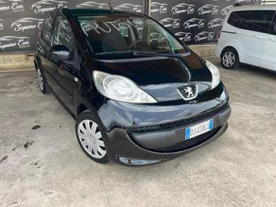 Peugeot 107 1.0 68CV 5p. Sweet Years 2Tronic Nero usata Giugliano in Campania