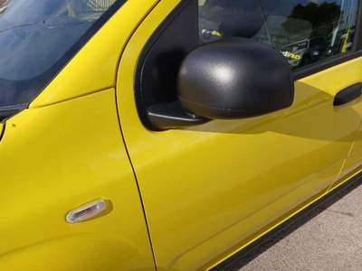 Fiat Panda 1.0 70cv Hybrid Giallo usata Arzachena
