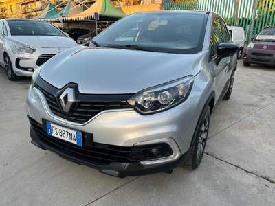 Renault Captur dCi 8V 110 CV Start&Stop Energy Initiale Paris Grigio usata Giugliano in Campania