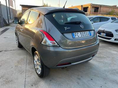 Lancia Ypsilon 0.9 TwinAir 85 CV 5 porte Metano Ecochic Platinum Grigio usata Giugliano in Campania