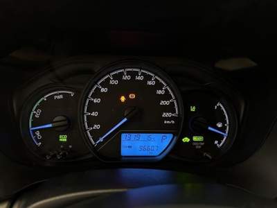Toyota Yaris 5 Porte 1.5 VVT i Hybrid Cool e CVT my18 Rosso usata Siena