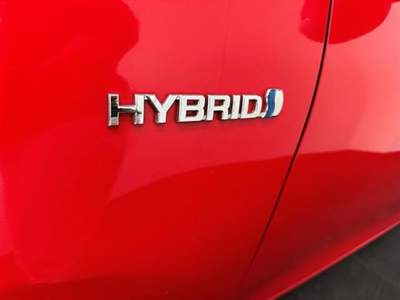 Toyota Yaris 5 Porte 1.5 VVT i Hybrid Cool e CVT my18 Rosso usata Siena