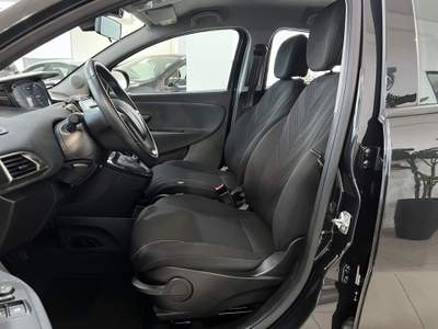 Lancia Ypsilon Lancia Ypsilon 1.0 firefly hybrid Gold 70cv 2021 Nero usata SETTIMO SAN PIETRO