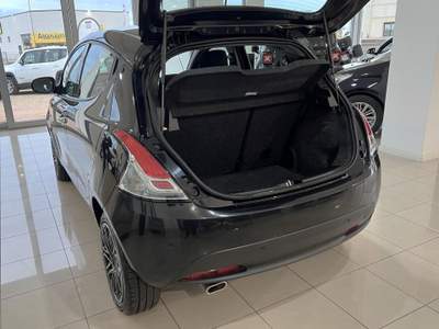 Lancia Ypsilon Lancia Ypsilon 1.0 firefly hybrid Gold 70cv 2021 Nero usata SETTIMO SAN PIETRO