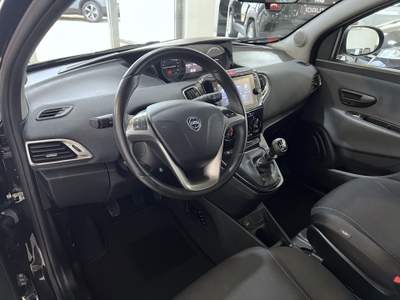 Lancia Ypsilon Lancia Ypsilon 1.0 firefly hybrid Gold 70cv 2021 Nero usata SETTIMO SAN PIETRO
