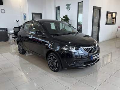 Lancia Ypsilon Lancia Ypsilon 1.0 firefly hybrid Gold 70cv 2021 Nero usata SETTIMO SAN PIETRO