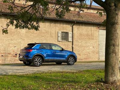 Volkswagen T-Roc 1.0 TSI 115 CV Style - VirtualC - PrezzoReale! Blu/Azzurro usata Reggio nell'Emilia