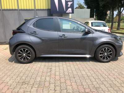 Toyota Yaris Comfort Cv.125, 1.5-l-VVT-i CVT Grigio usata Rivoli