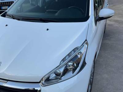 Peugeot 208 PureTech 82 5p. GPL Allure Bianco usata Giugliano in Campania