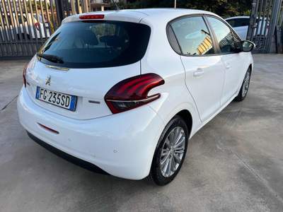 Peugeot 208 PureTech 82 5p. GPL Allure Bianco usata Giugliano in Campania