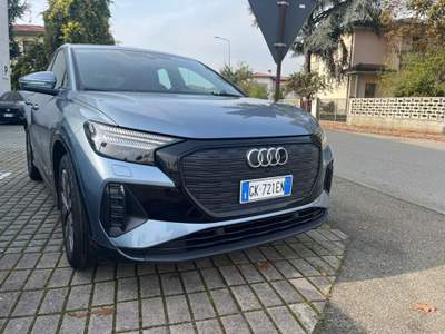 Audi Q4 Q4 SPB 35 e-tron Business Advanced Blu/Azzurro usata SAN GIORGIO PIACENTINO
