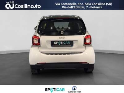 Smart ForTwo 1.0 Passion 70 CV 2015 Bianco usata Sala Consilina