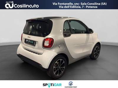 Smart ForTwo 1.0 Passion 70 CV 2015 Bianco usata Sala Consilina