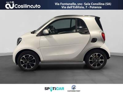 Smart ForTwo 1.0 Passion 70 CV 2015 Bianco usata Sala Consilina