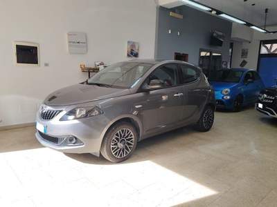 Lancia Ypsilon 1.0 FireFly 5 porte S&S Hybrid Platino Grigio usata Palermo