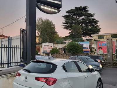 Alfa Romeo Giulietta 1.6 JTDm-2 105 CV Exclusive Bianco usata Casoria