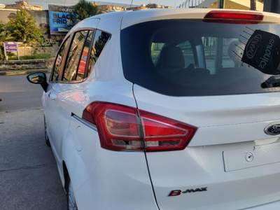 Ford B-Max 1.0 EcoBoost 100 CV Business Titanium Bianco usata Casoria