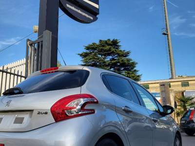 Peugeot 208 PureTech 82 5 porte Allure Grigio usata Casoria