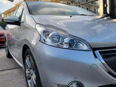 Peugeot 208 PureTech 82 5 porte Allure Grigio usata Casoria
