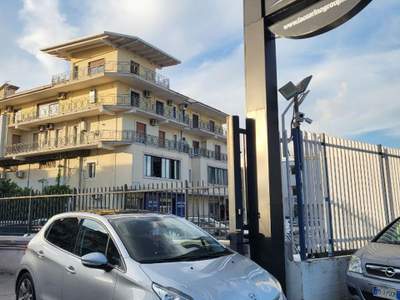 Peugeot 208 PureTech 82 5 porte Allure Grigio usata Casoria