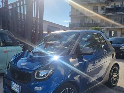 Smart ForTwo 90 0.9 T twinamic cabrio BRABUS Style Blu/Azzurro usata Casoria