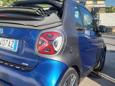Smart ForTwo 90 0.9 T twinamic cabrio BRABUS Style Blu/Azzurro usata Casoria