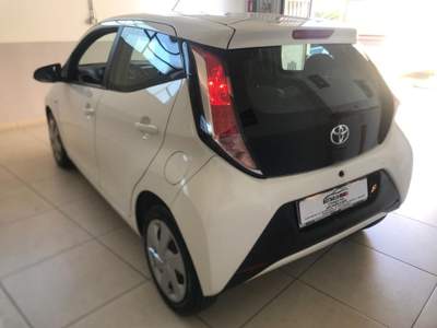 Toyota Aygo 1.0 VVT-i 69 CV x-business Bianco usata Nicosia
