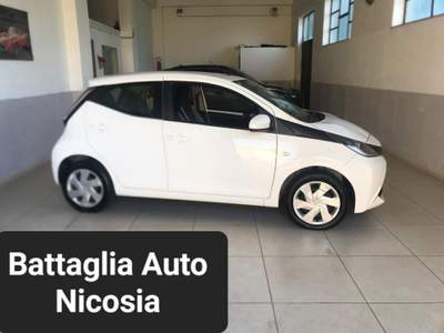 Toyota Aygo 1.0 VVT-i 69 CV x-business Bianco usata Nicosia