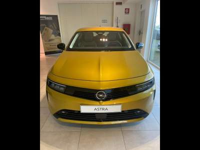 Opel Astra 1.2 t Edition s&s 110cv Giallo usata Novi Ligure