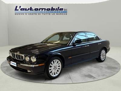 Jaguar XJ 4.2 V8 EXECUTIVE Blu/Azzurro usata Ghedi