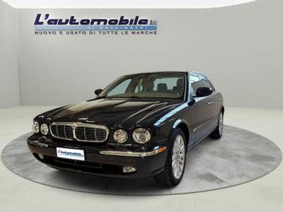 Jaguar XJ 4.2 V8 EXECUTIVE Blu/Azzurro usata Ghedi