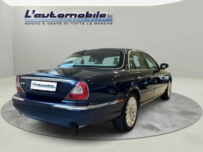 Jaguar XJ 4.2 V8 EXECUTIVE Blu/Azzurro usata Ghedi