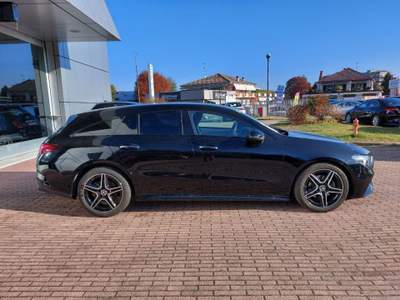 Mercedes-Benz CLA Automatic SB AMG Line Advanced Plus Mild Hybrid Nero usata Magenta