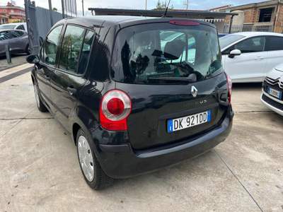 Renault Modus 1.2 16V Dynamique Nero usata Giugliano in Campania
