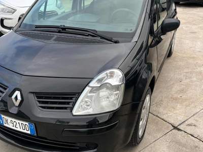Renault Modus 1.2 16V Dynamique Nero usata Giugliano in Campania