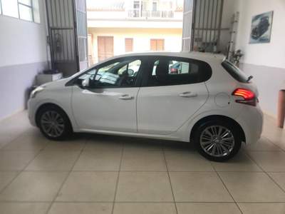Peugeot 208 BlueHDi 100 S&S 5 porte Active Bianco usata Nicosia